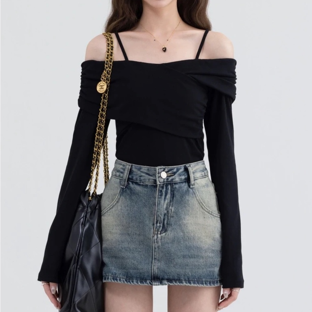 Stretchy Black Off-Shoulder Slim Fit Top